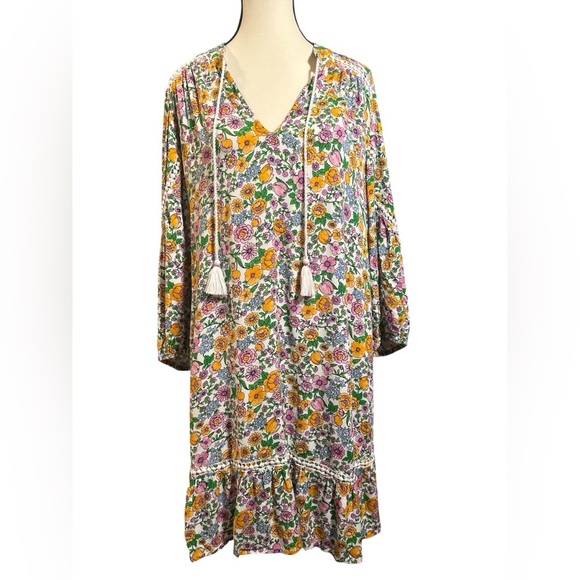 crown & ivy Dresses & Skirts - Crown & Ivy Floral Print Dress